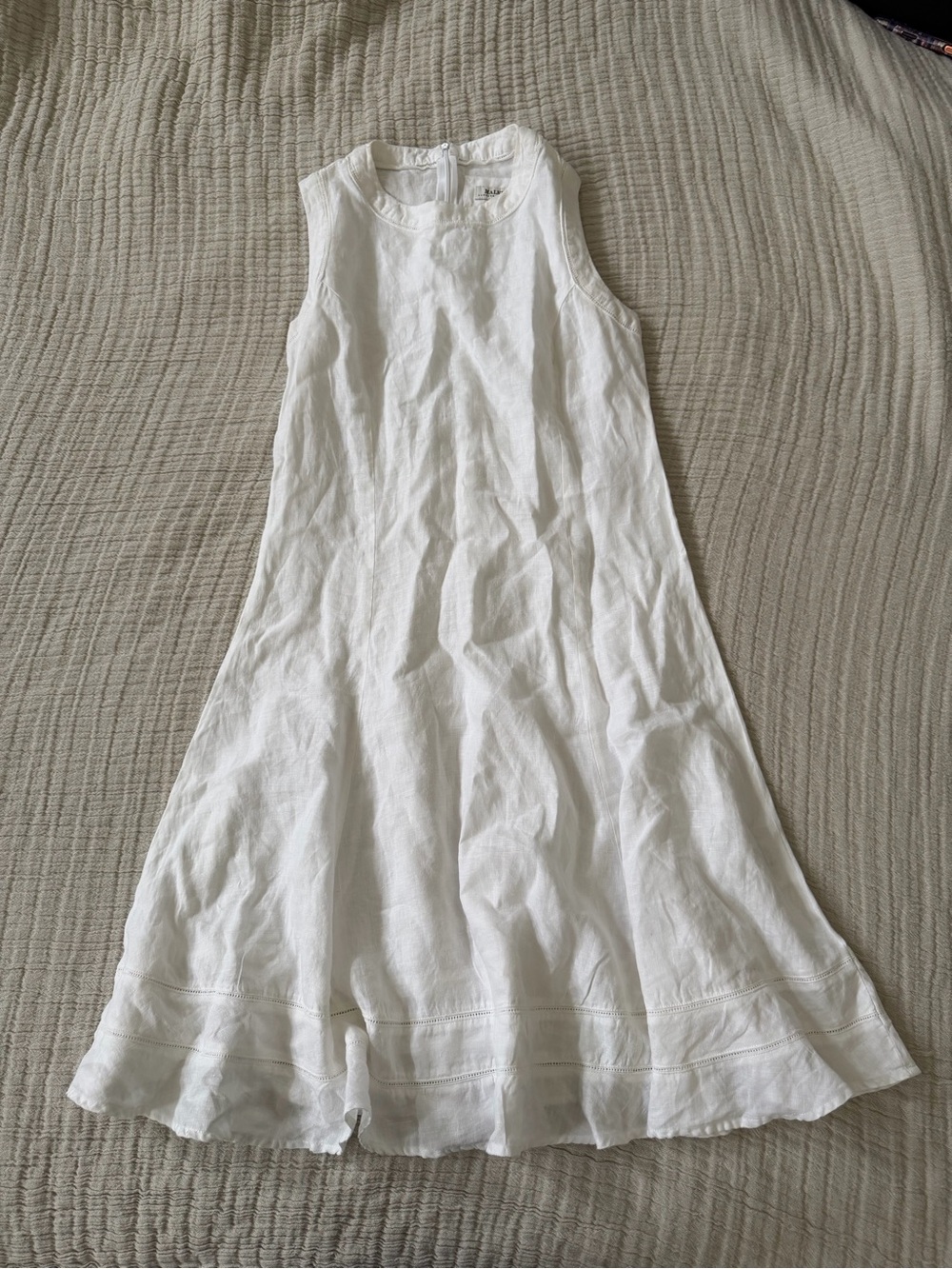 Classic Sleeveless White Midi Linen Dress